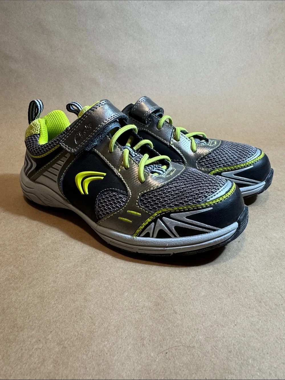 Kids Grey & Neon Green Clarks Sneakers
